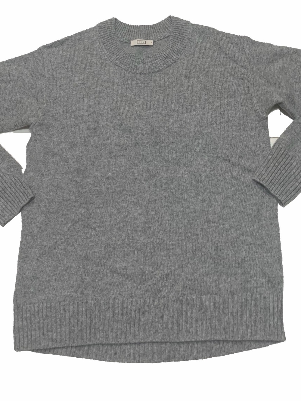 AYR Women’s cashmere Gray Crewneck Sweater